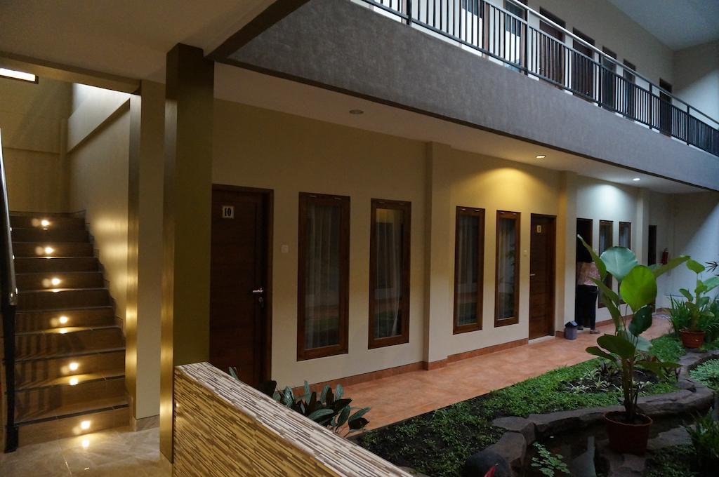 Aloha Hotel Yogyakarta Bagian luar foto