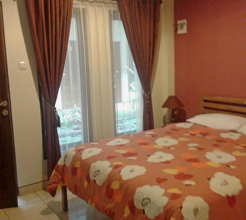 Aloha Hotel Yogyakarta Bagian luar foto