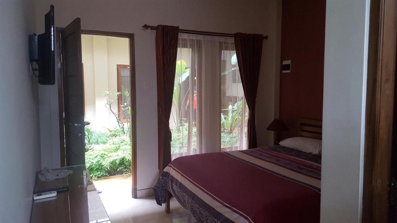 Aloha Hotel Yogyakarta Bagian luar foto